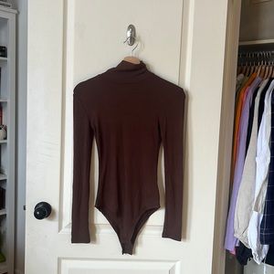 3/$30 EUC dmd studios mockneck ribbed brown full sleeve bodysuit size S
